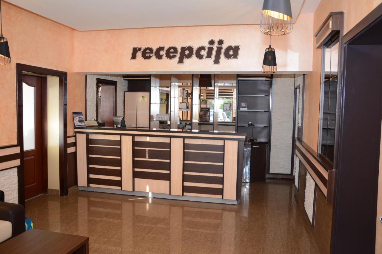 Hotel Intergaj Биелина Екстериор снимка